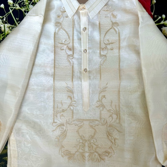 Cream beige Piña Organza Men’s Modern Barong Tagalog w/ classic embroidery - Picture 8 of 10